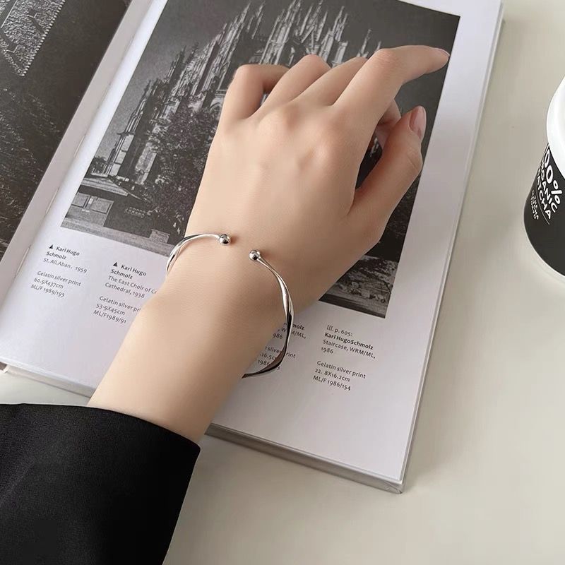 Pulsera Mobius mujer ins estilo frío nicho diseño pulsera simple moda alto sentido novias pulsera