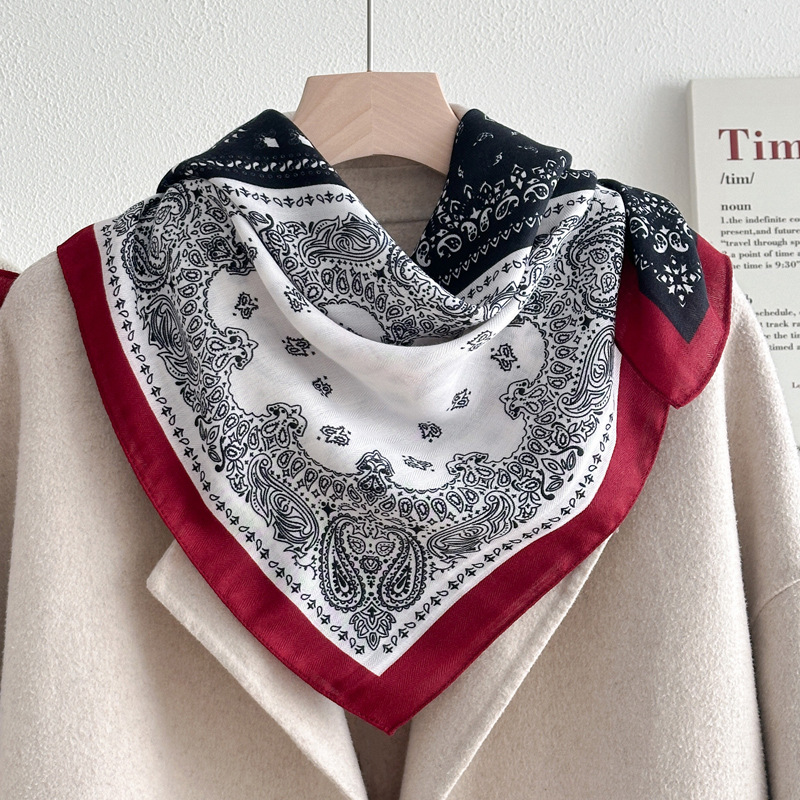 투톤 페이즐리 - 블랙/화이트/레드 엣지