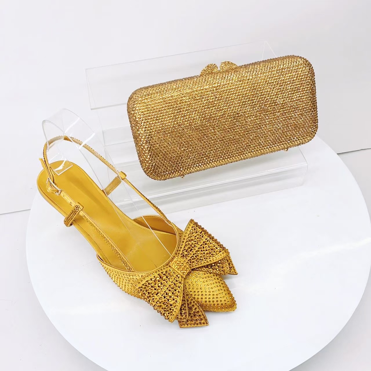 Zapatos de diseño italiano de verano nuevos zapatos de cena mujer diseño italiano cristal diamante encaje