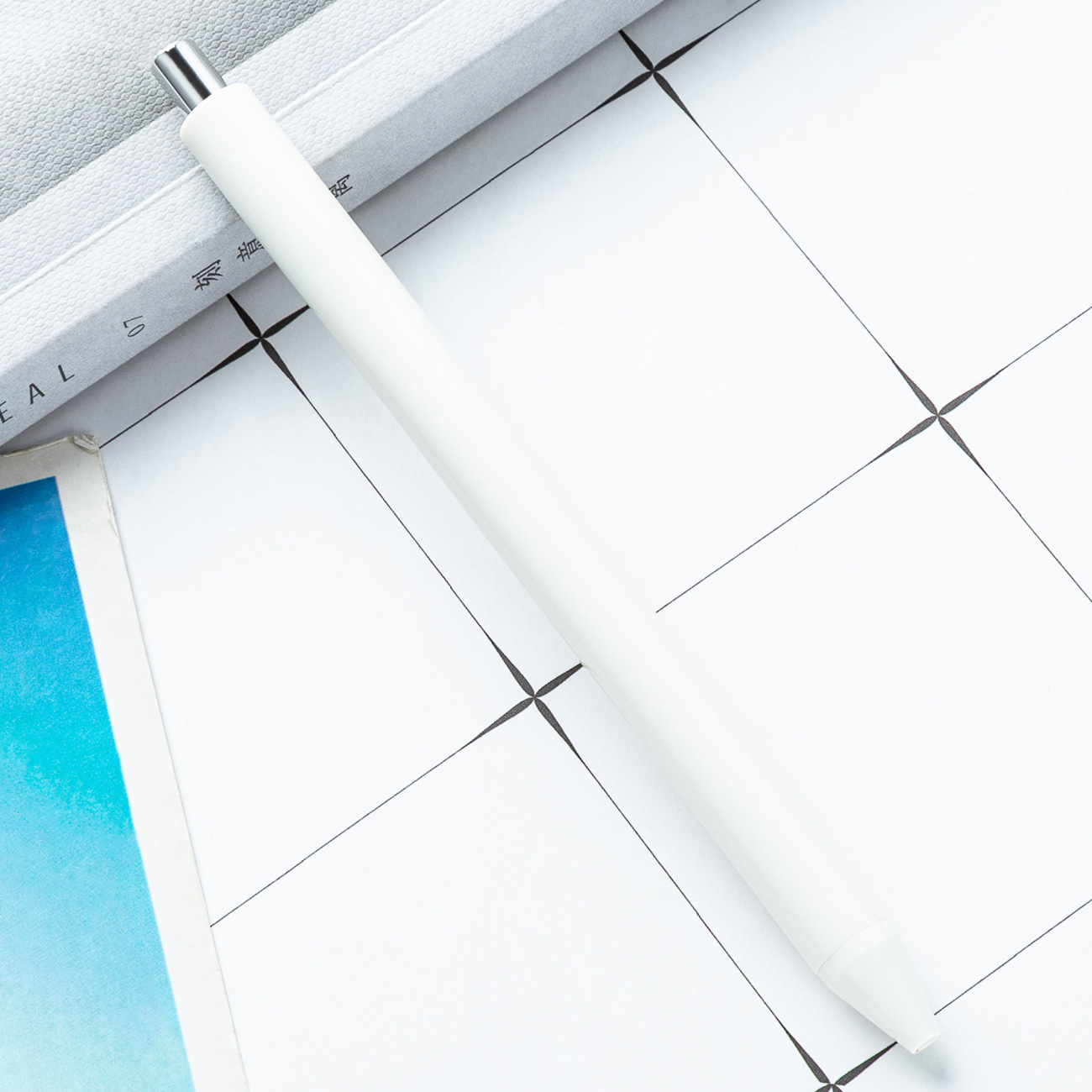 Pluma de plástico de color macarón simple examen de estudiantes pincel bolígrafo se puede imprimir logotipo de exhibición de regalos bolígrafo publicitario