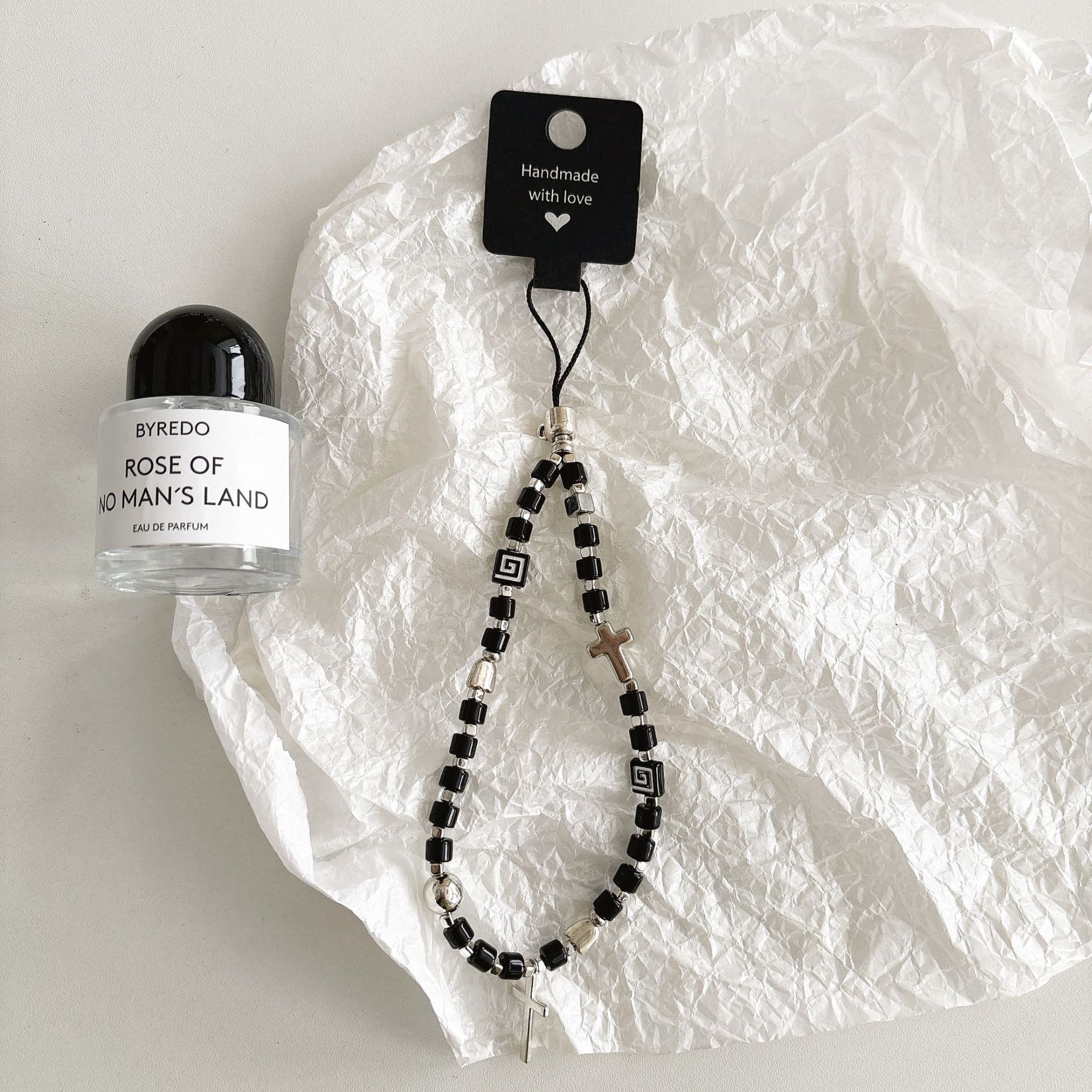 Cuentas de perlas hechas a mano, cadenas de teléfonos móviles, bolsos, colgantes, colgantes de muñeca, cuentas hechas a mano.