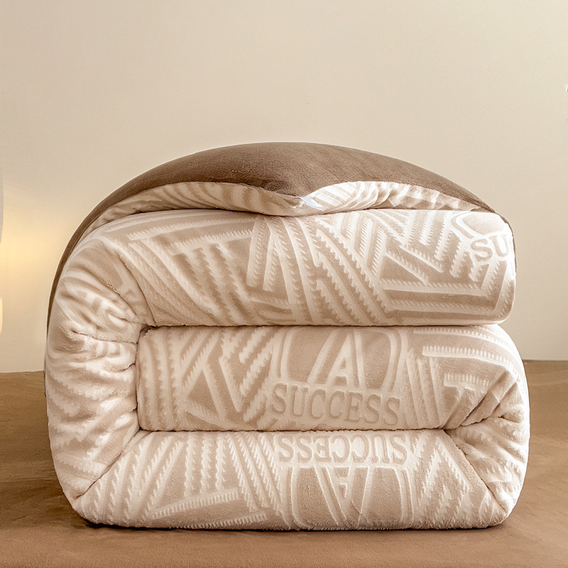 Leche edredón de invierno, edredón de algodón cálido de invierno grueso, dormitorio de edredón de coral individual, colchón universal 10 jin