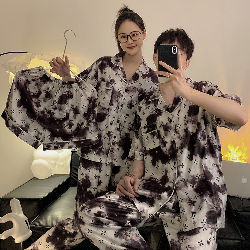 Pajamas de pareja de letras negras para hombres y mujeres de verano delgado conjunto de tres piezas de seda de hielo de manga corta ropa de hogar de alta calidad de verano