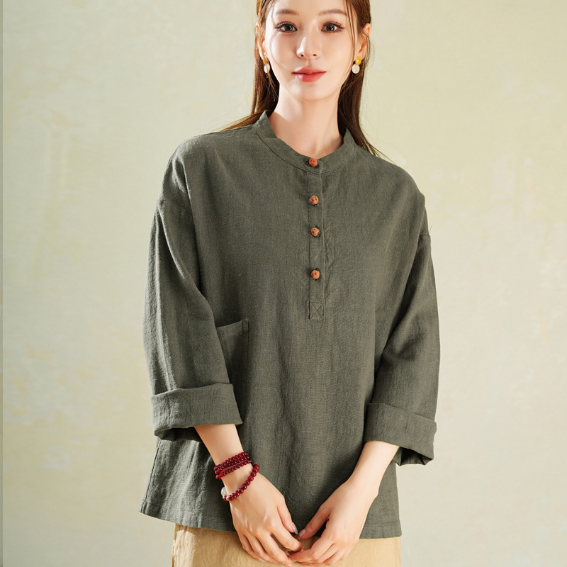 Dark green short-sleeved shirt