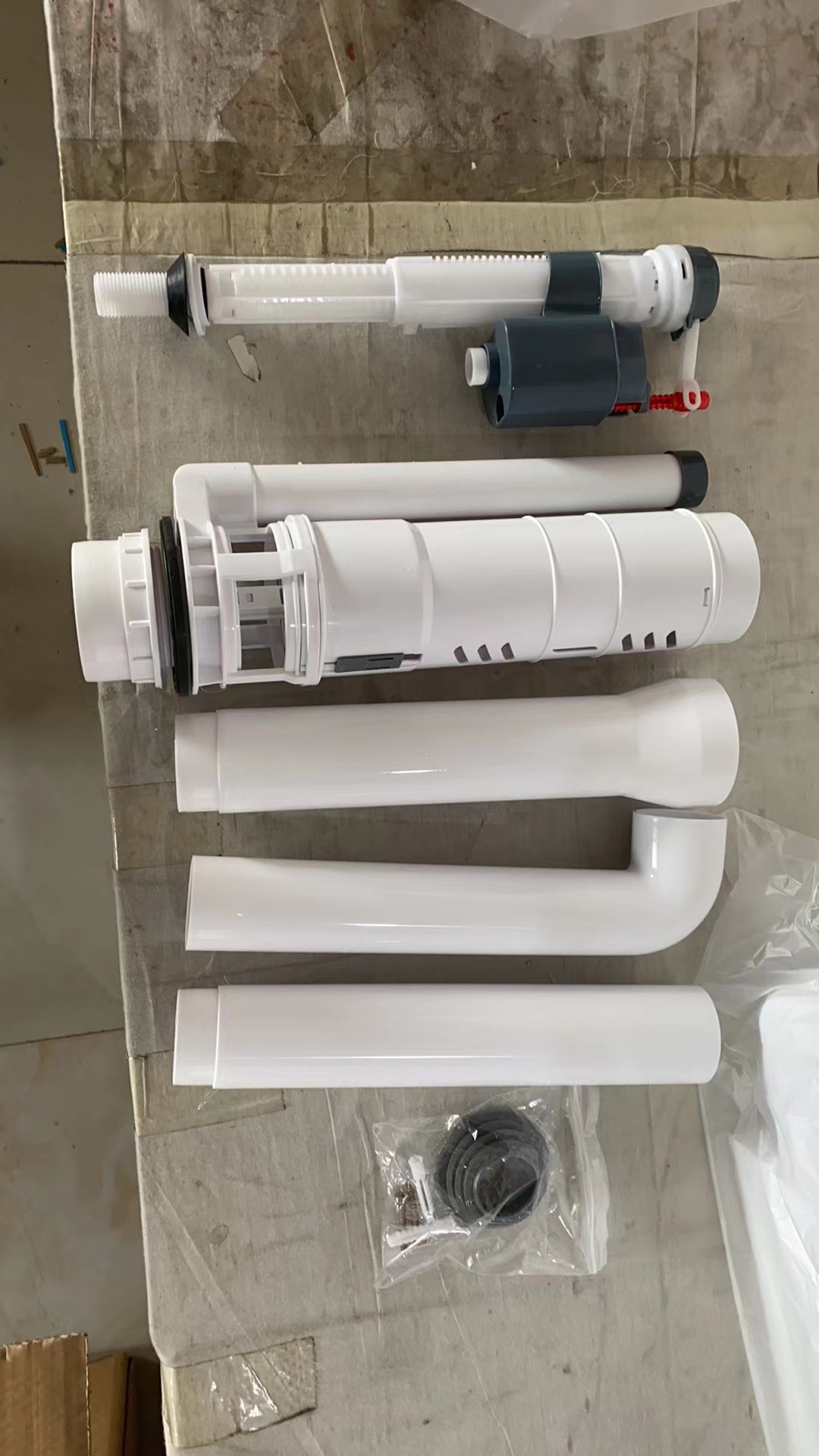 Large-sized universal plastic toilet water tank, wall-mounted bathroom flushing toilet box, household squat toilet water tank thickened undefined