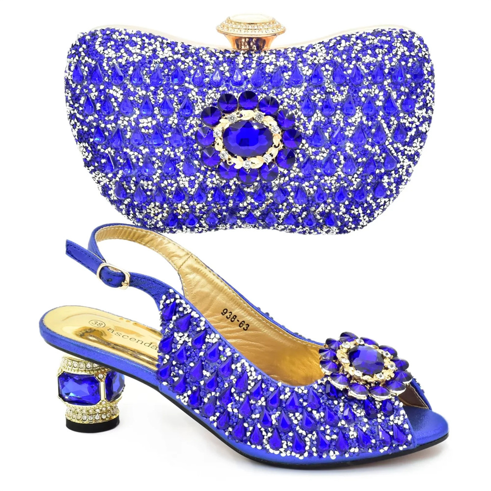 The party is paired with rhinestone round head fish mouth sandals and light hand bag set with large flash diamonds_voghion.com