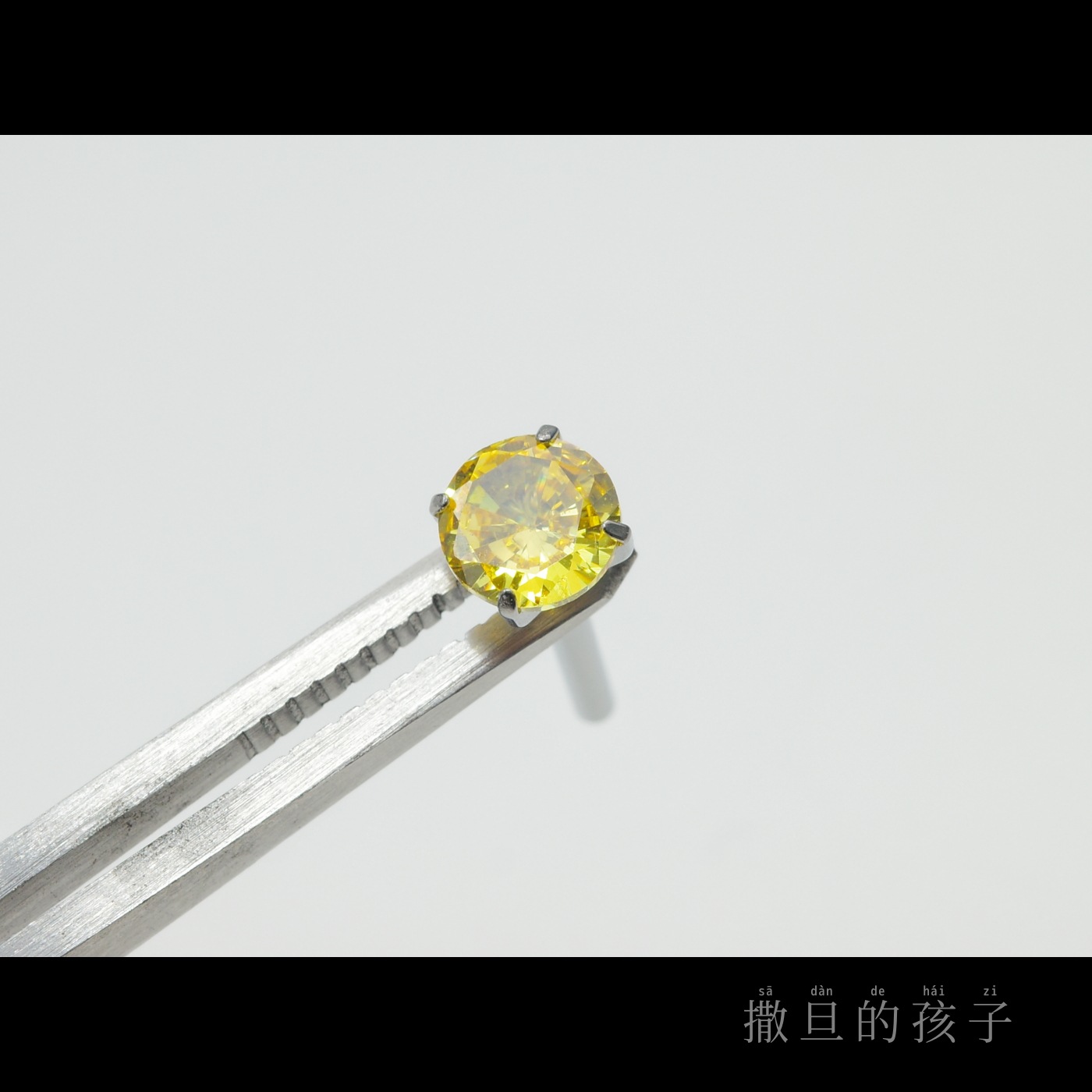 Titanium Alloy Flashing Zircon Tongue Piercing Barbell Internally Threaded for Women detail image 8