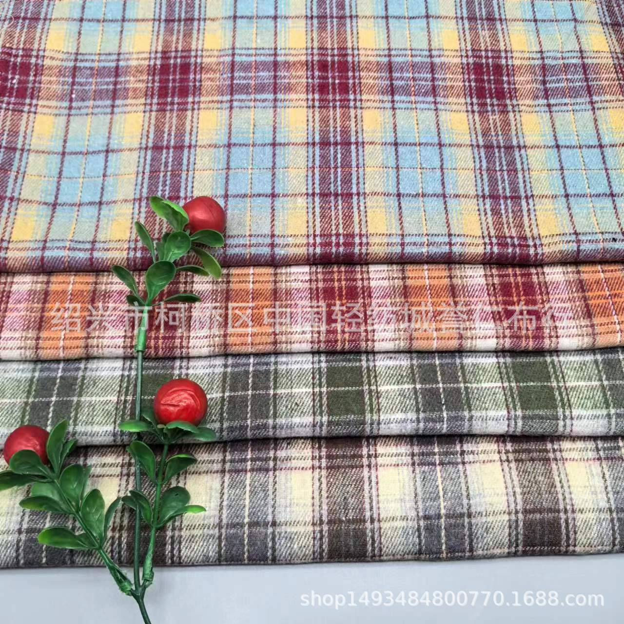 2024新款秋冬格子布面料斜纹涤棉法兰绒衬衫布玩具装饰布面料现货