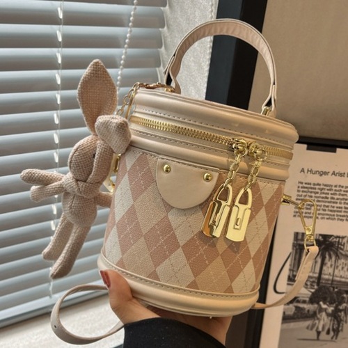 Simple rhombus cylindrical bag women's bag 2024 new summer fashion casual crossbody bag portable bucket bag for women