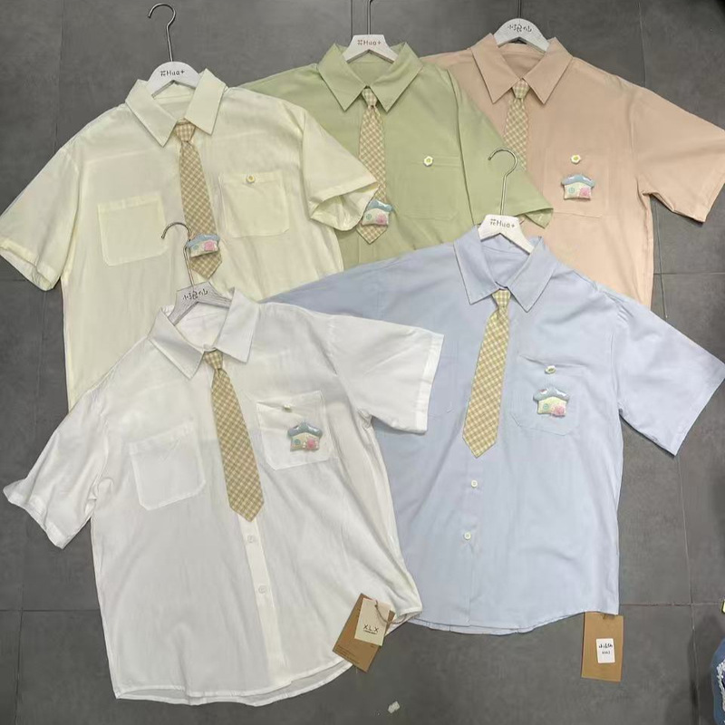 2026 New Summer Style College-Style Short-Sleeved Shirt for Women, Comes with a Plaid Tie, Cute Little House Brooch, Loose Fit
