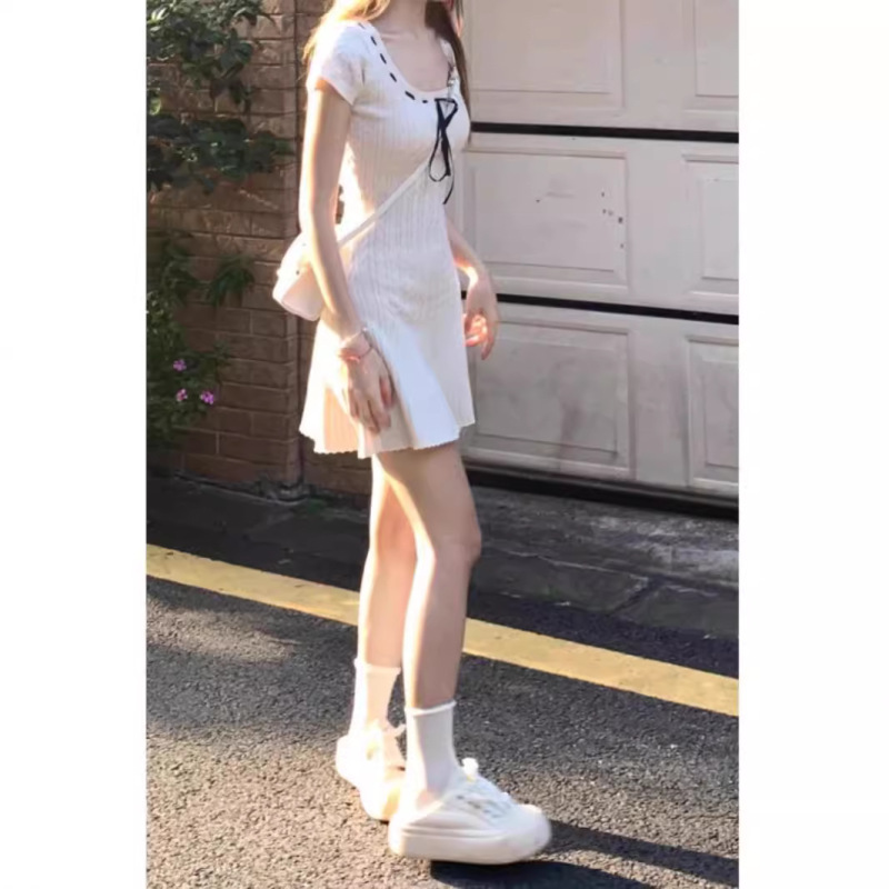 College Style U-neck Strap Knitted dress Women's Summer High-end Sense Sweet Elegant A- line Short Skirt