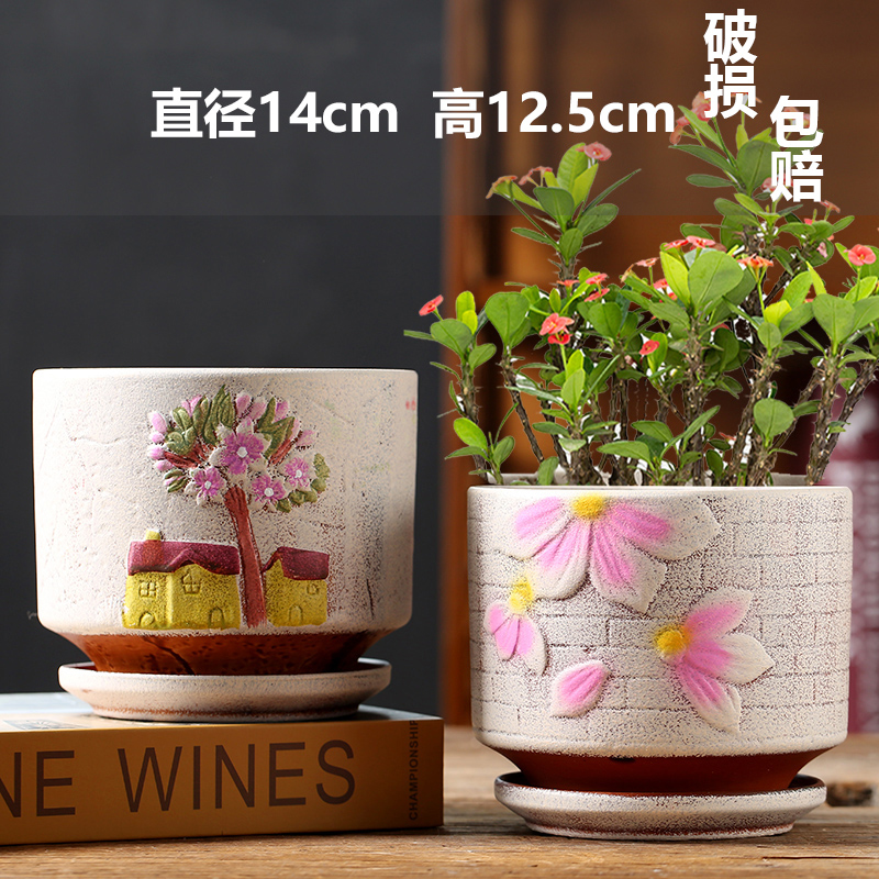 트레이를 들고 핸드 페인팅 핑크 소녀 2명