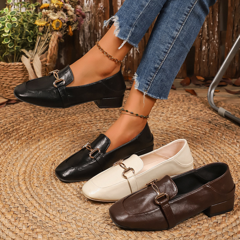 Spring and Autumn New Square-Toe Flat Shoes for Women, Slip-On White Loafers, Small Leather Shoes, New British Style