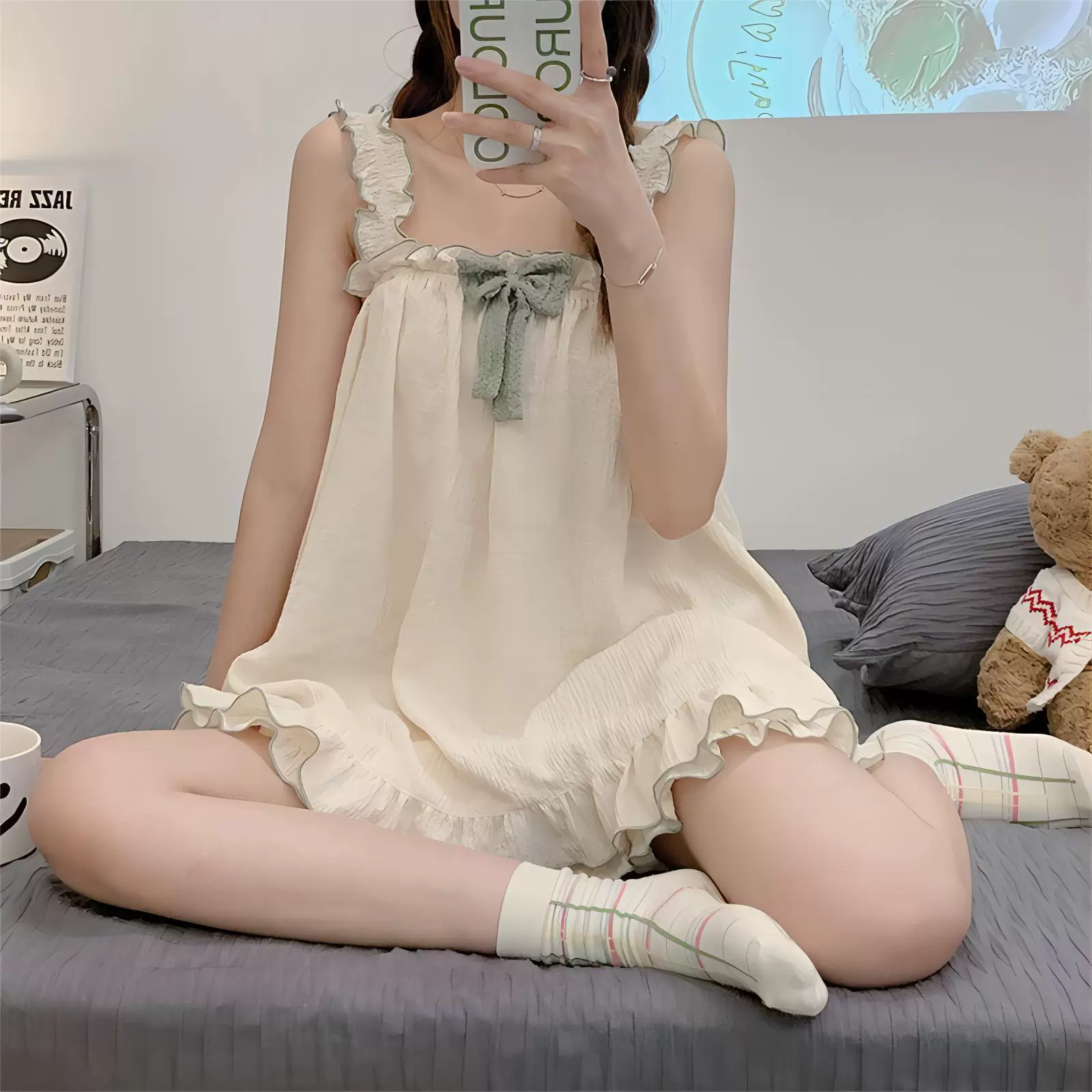 Ночная рубашка‑комплект (pijama) женский тонкий топ и шорты, милые оборки, эффект лифтинга