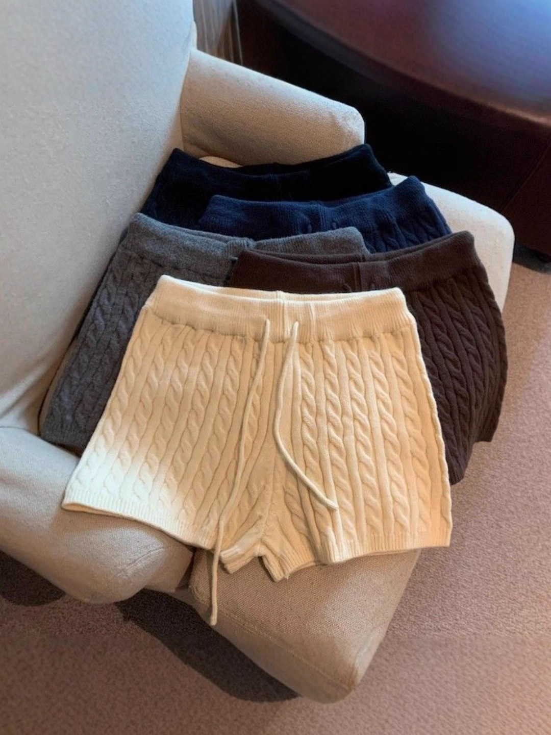 Base solid color knitted shorts