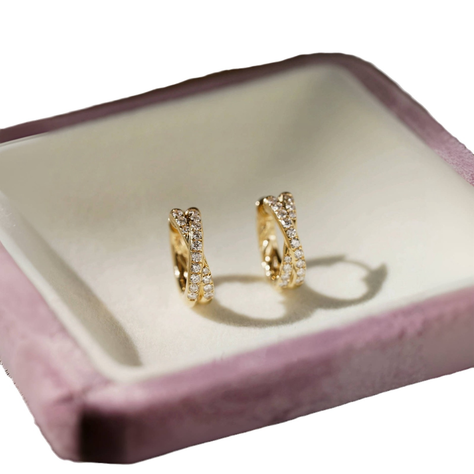 Eloch s925 plata esterlina de bajo lujo retro perforación de línea cruzada de diseño de perforación de orejas joyas de orejas para mujeres M05149