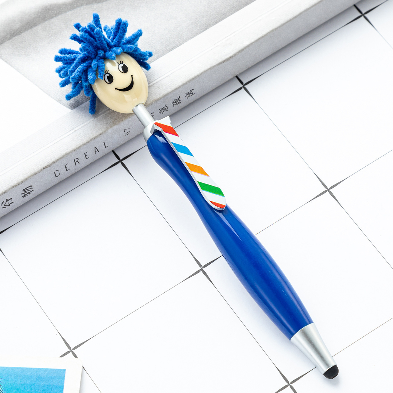 Cute muñeca de peluche cabeza bolígrafo de regalo de vacaciones logotipo imprimible dibujos animados tridimensionales sonrientes lápiz táctil de pantalla