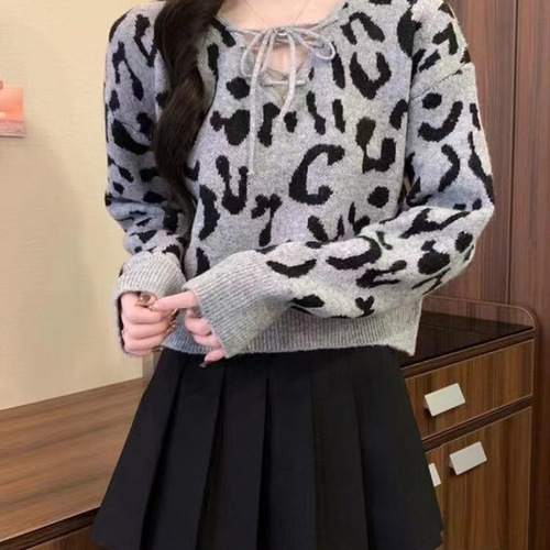 Soft and Charming Fall/Winter New Arrival Casual Versatile Cardigan in Monochrome Leopard Knit Shirt