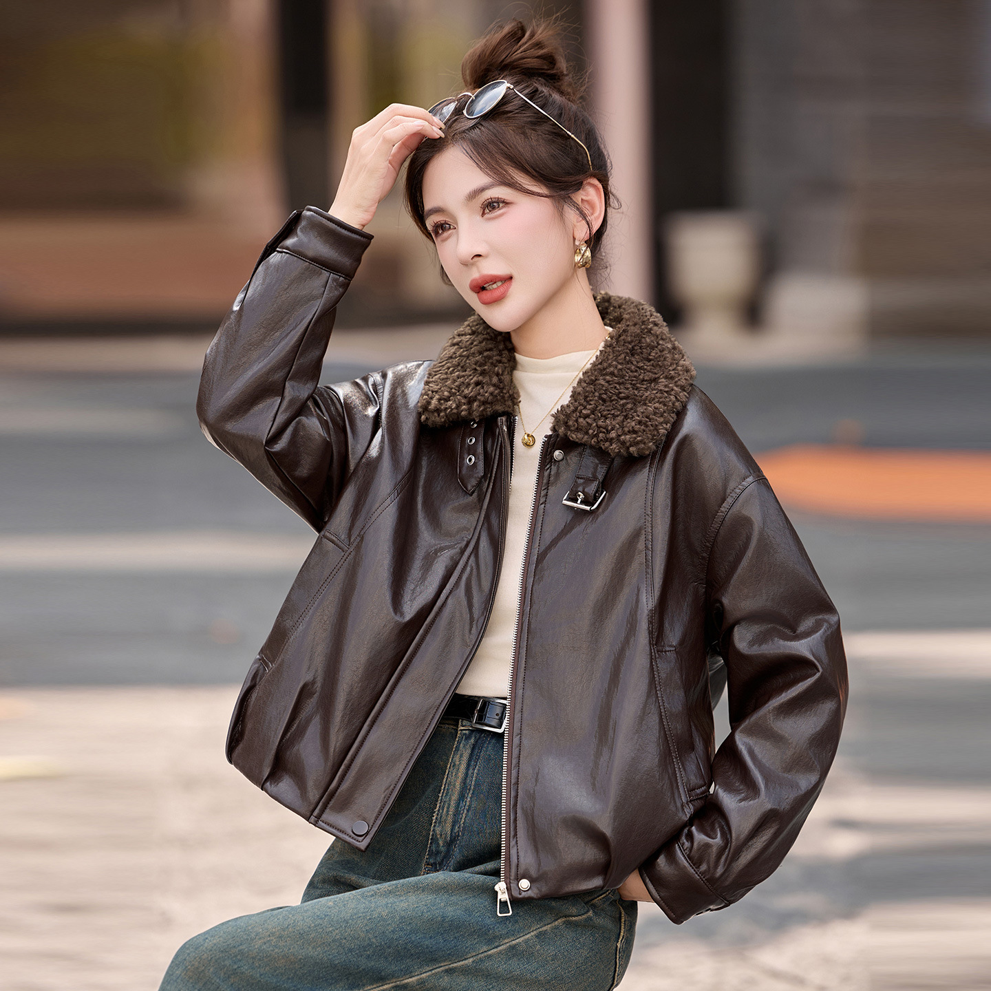 Leather Jacket 2025 New Women's Short Style Fleece-Lined Thickeneded Western Style Autumn and Winter Motorcycle Jacket Sheepskin Jacket Autumn and Winter