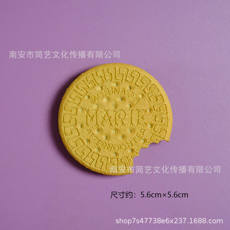 Realistic commemorative fridge magnet, 3D, bread, toast