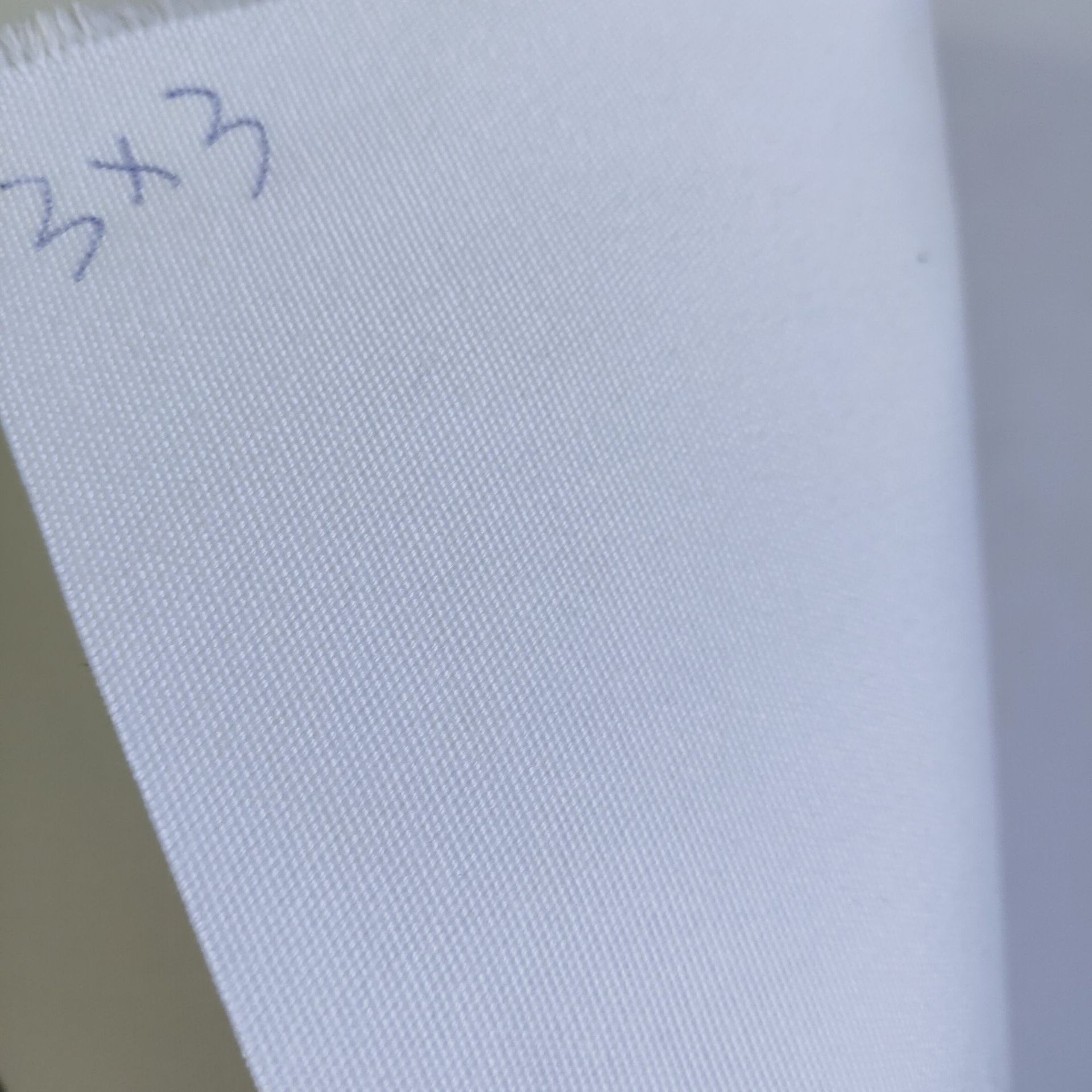 Poliéster blanco lienzo impermeable espesado protector solar al aire libre toldo de lluvia mongol fábrica de tela de tienda