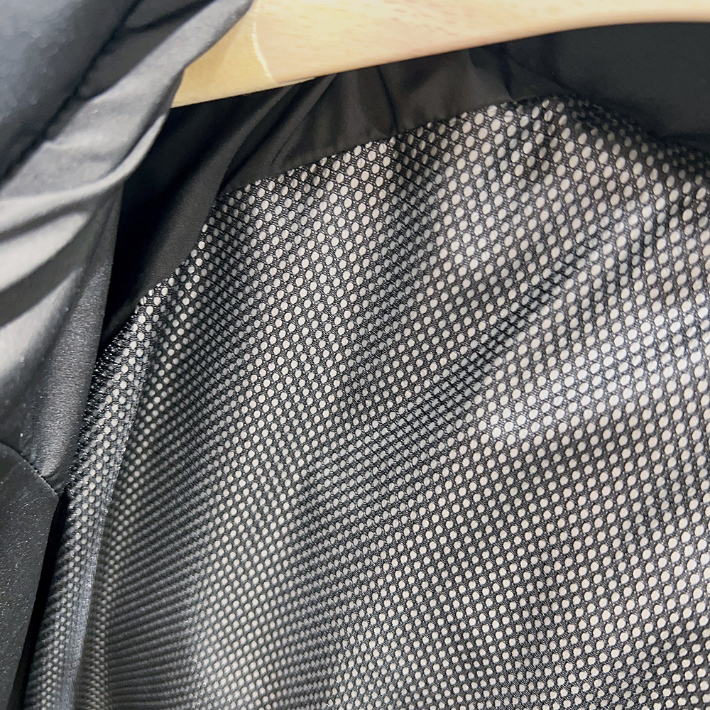 Abbigliamento maschile Giacca con cappuccio e stampa offset con taglio tridimensionale_voghion.com