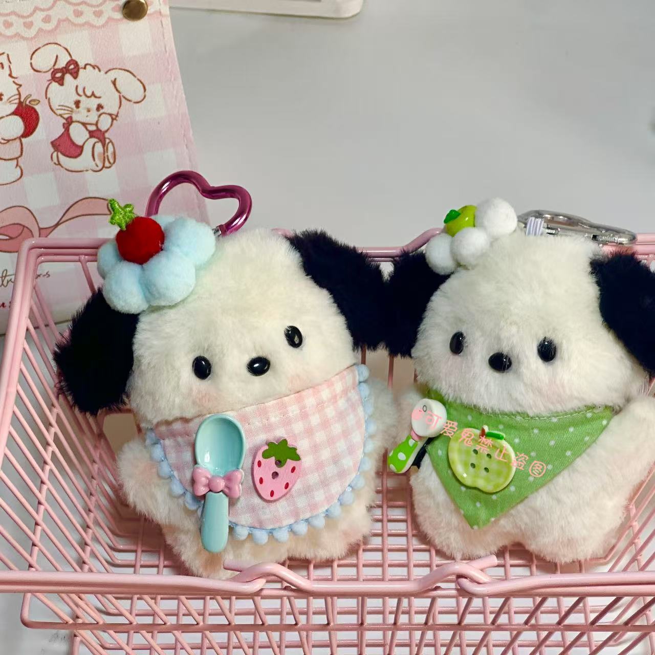 Nuevo estilo explosivo, de alto valor, simple y lindo, super lindo, pequeño pañuelo, bolso de regalo, colgante, corazón de niña, llavero de felpa