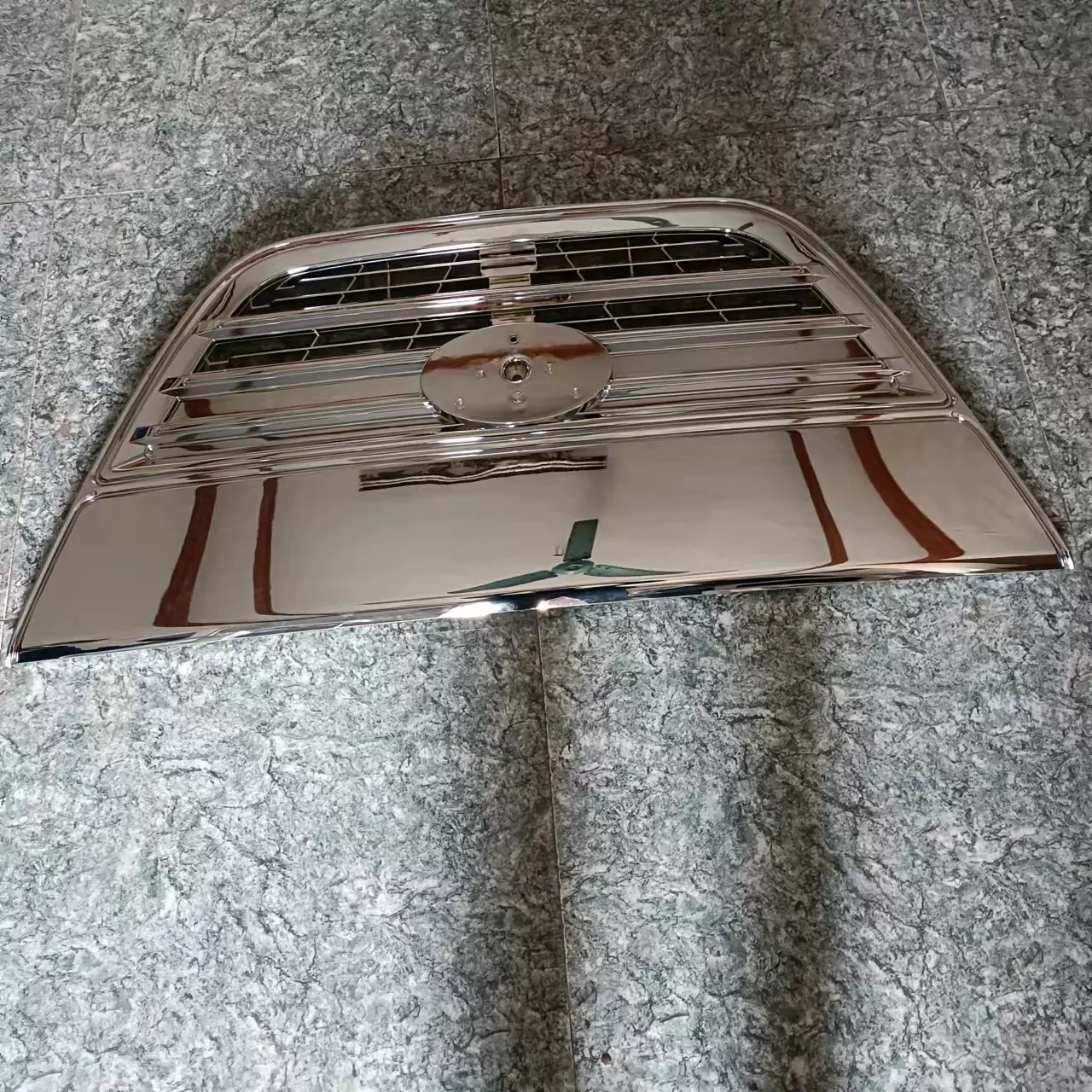 日本汽车电镀改装镀铬中网NASSAN UD PKD454卡车车身备件镀铬格栅