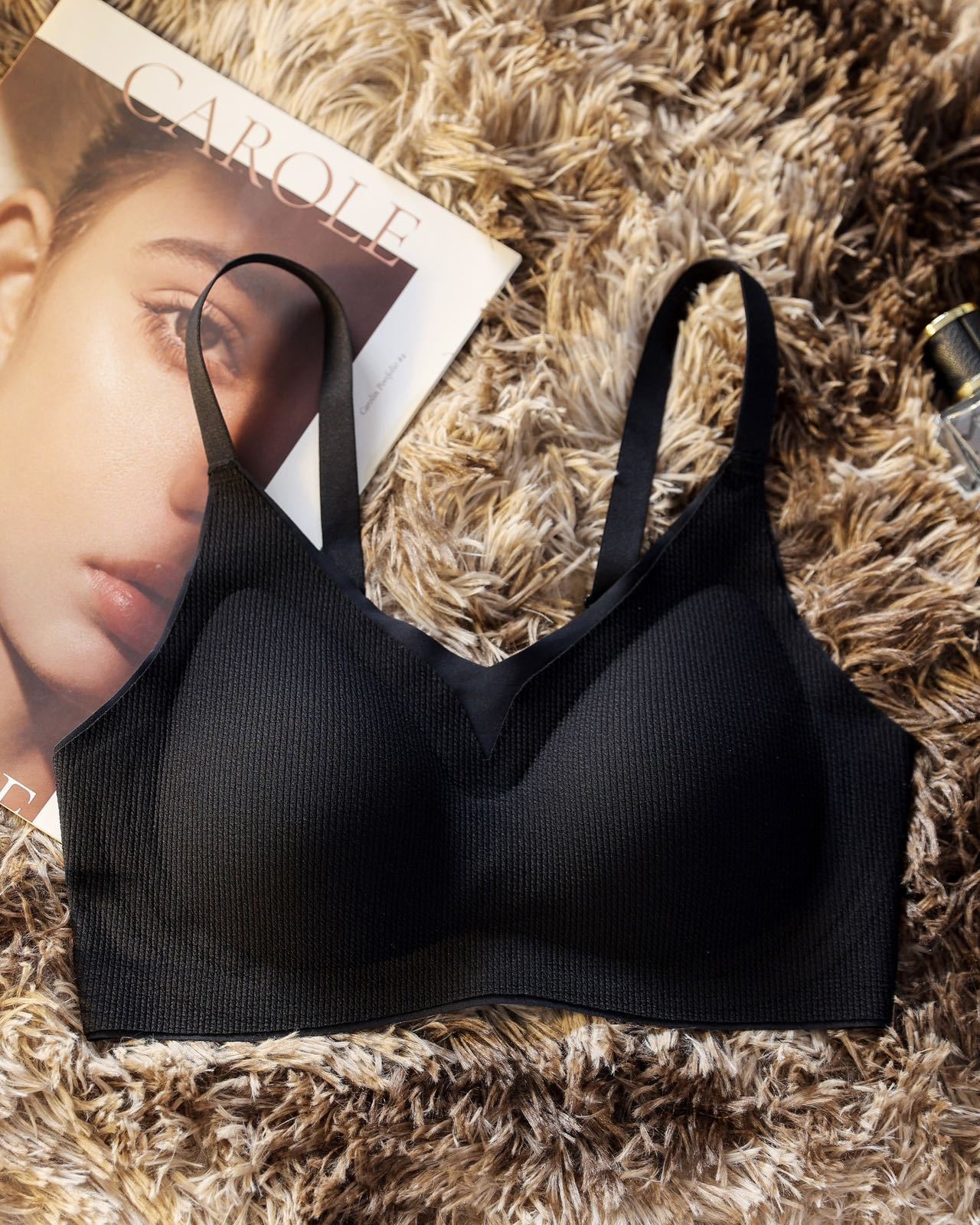 Una pieza de rosca de soporte suave ropa interior damas sin anillo de acero sujetador de colapsar anti-caída soporte superior fija copa sujetador delgado