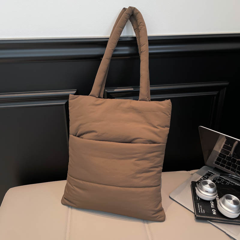 2025 Women's Quilted down Handbag Large Capacity Lightweight Shoulder Bag with Compartments Travel Commuting Versatile Style
