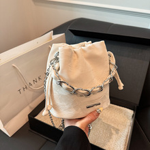 高级感爆款链条小包包女士2024新款秋季洋气单肩斜跨包通勤水桶包