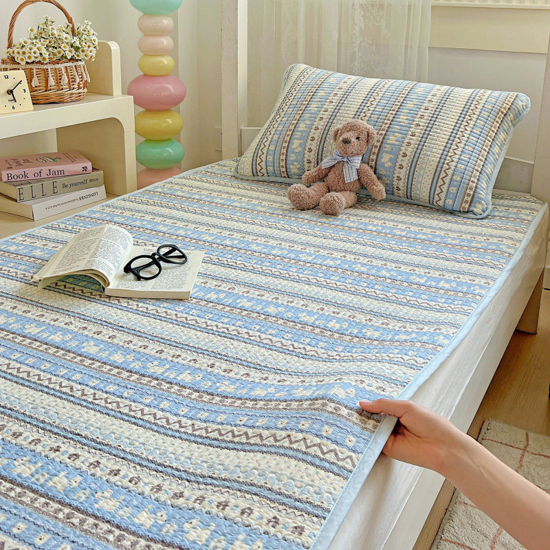 Special bed cover for student dormitories, single-person all-cotton soft mattress, dormitory quilted bed sheet, mattress 90x190, thin mattress Special bed cover for student dormitories, single-person all-cotton soft mattress, dormitory quilted bed sheet, mattress 90x190, thin mattress