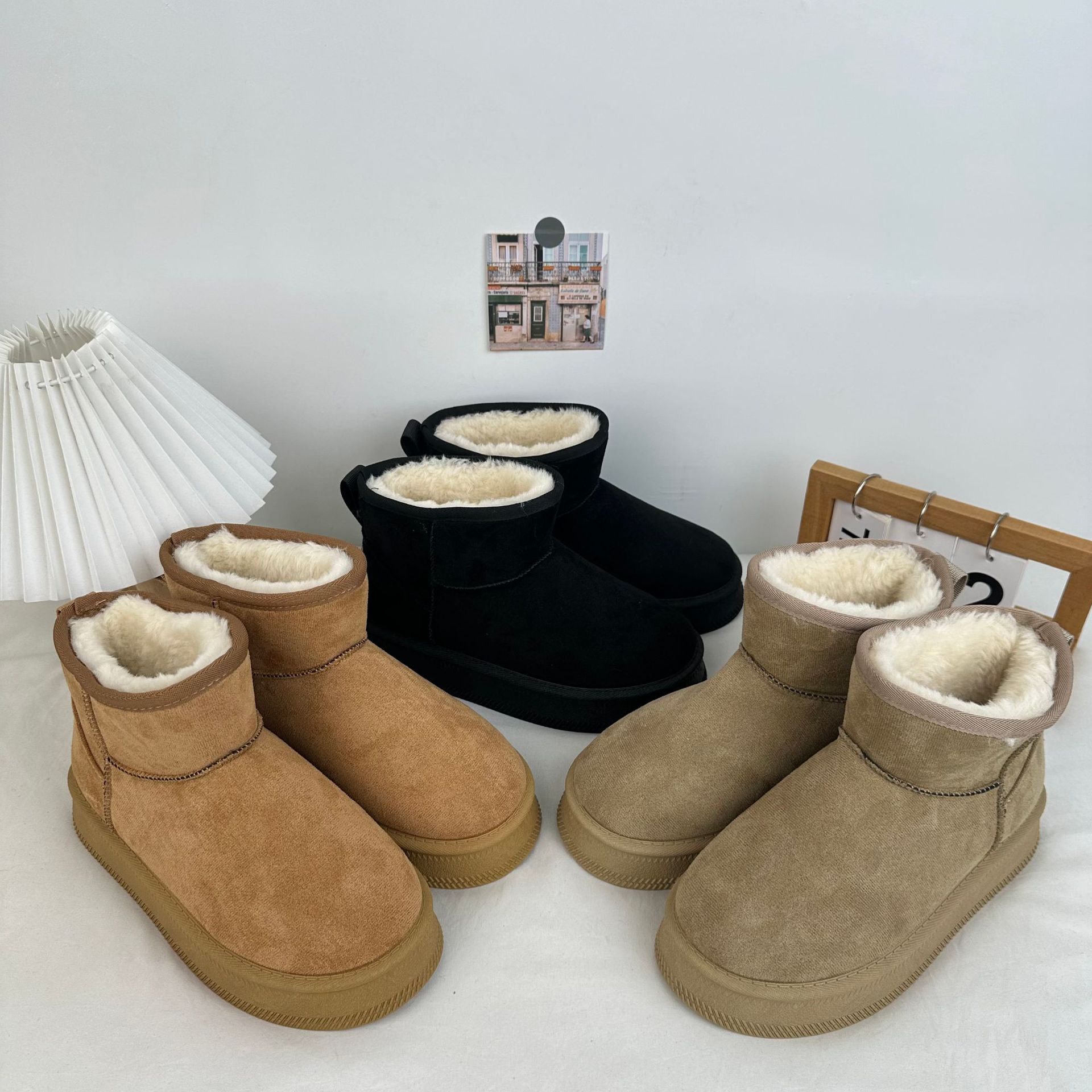Zapatos de nieve de invierno de mujer botas de tubo gruesas calentadas zapatos de algodón de mujer vestidos fuera de nicho más botas de lana de mujer