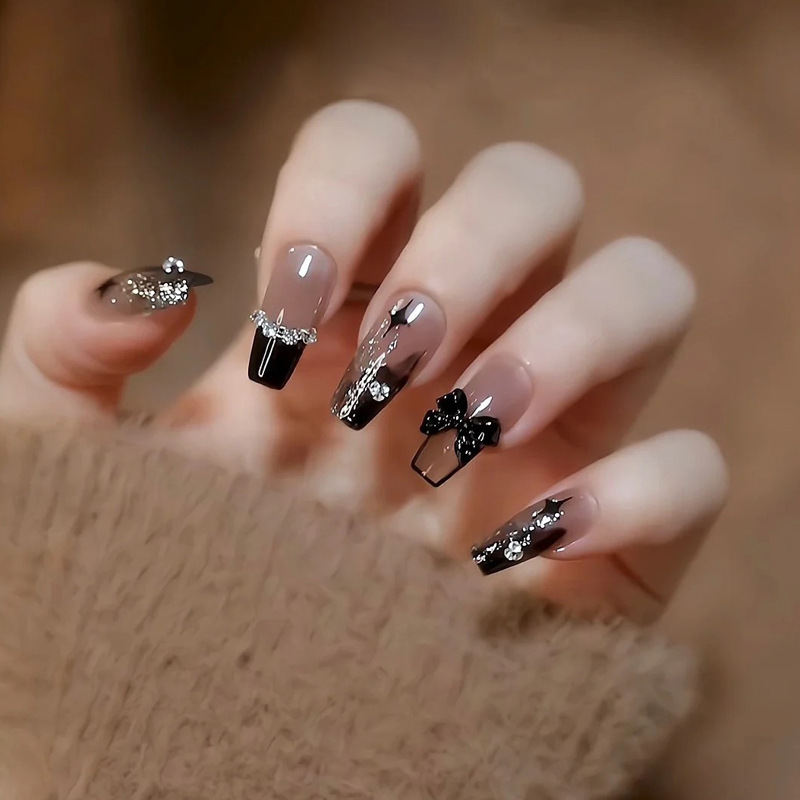 Yiyi Dance Nail Art terminado al por mayor estrella negra cadena de diamantes arco ángel oscuro armadura de vestir pegatinas de uñas negras
