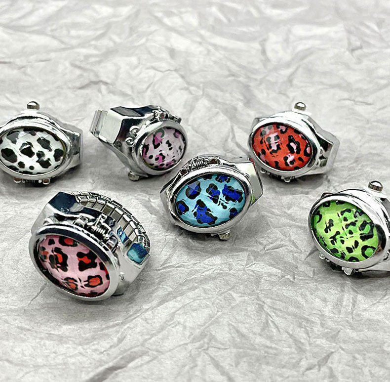 22g Weight Ordinary Glass Mirror Material Stainless Steel Strap Material Casual Solid Color Quartz Watch Rings