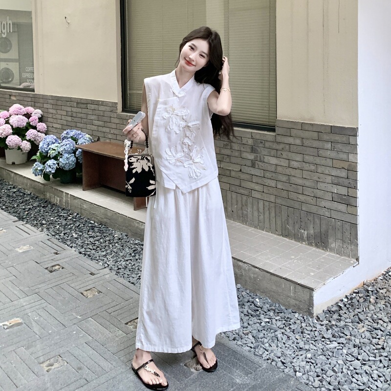 White New Chinese-Style High-End Set for Women, 2026 Early Summer New Model, Three-Dimensional Embroidered Vest and Wide-Leg Pants Two-Piece Set White New Chinese-Style High-End Set for Women, 2026 Early Summer New Model, Three-Dimensional Embroidered Vest and Wide-Leg Pants Two-Piece Set