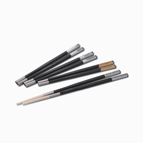 Chopstick Station offers customizable logo printing—hotel-style disposable head-changing chopsticks, hot pot restaurant-compatible jointed utensils, and individual chopsticks designed for one person per set.
