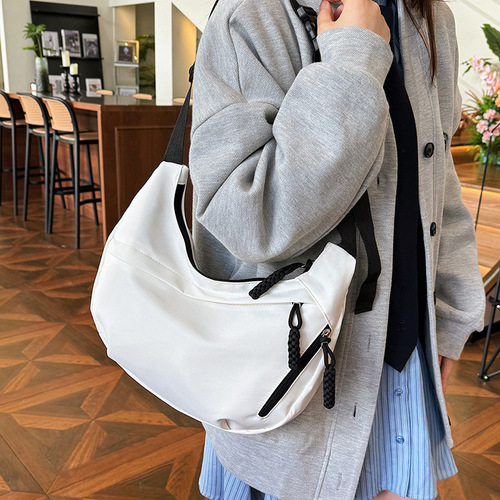 This year's popular Oxford cloth crossbody bag for women, casual single-shoulder student school commuting dumpling bag