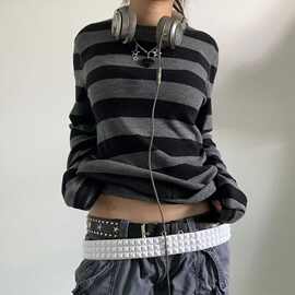 Casual loose striped long sleeved top 休闲宽松条纹长袖上衣女