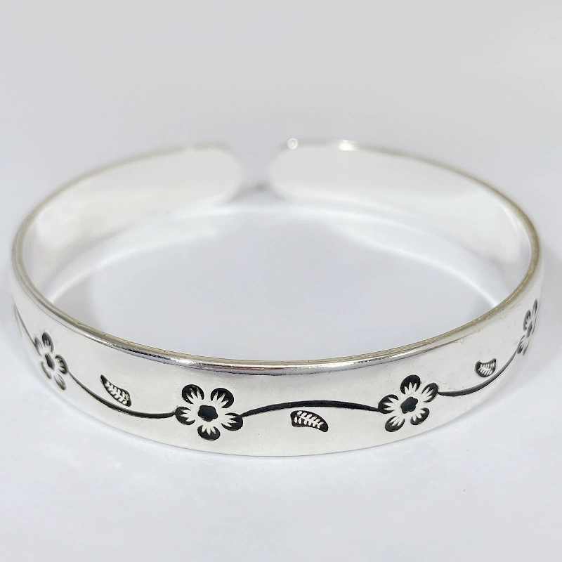 Fashionable retro bracelet, flowered