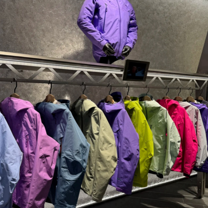2025 Spring Outdoor Sports Mountaineering Colorful Assault Series Men's and Women's Windproof Couple Soft Shell Jackets