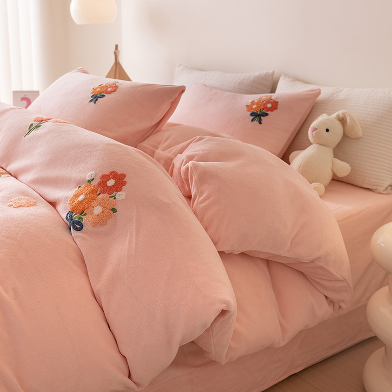 Leche de seda cama de cuatro piezas set2024 nuevo invierno sábanas de seda de tres piezas set ropa de cama de coral veludo