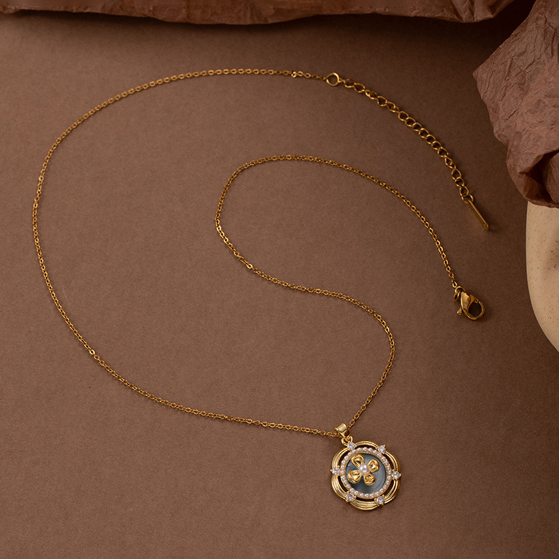 Collier pendentif rose à quatre pétales style français pour femme, design original et tendance, en acier titane effet goutte d'huile._voghion.com