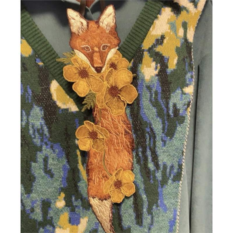 RORY Original Vintage Embroidered Women's Tie Women's Fox Tail and Flower Knot-free Shirt Designer Niche Matching RORY Original Vintage Embroidered Women's Tie Women's Fox Tail and Flower Knot-free Shirt Designer Niche Matching