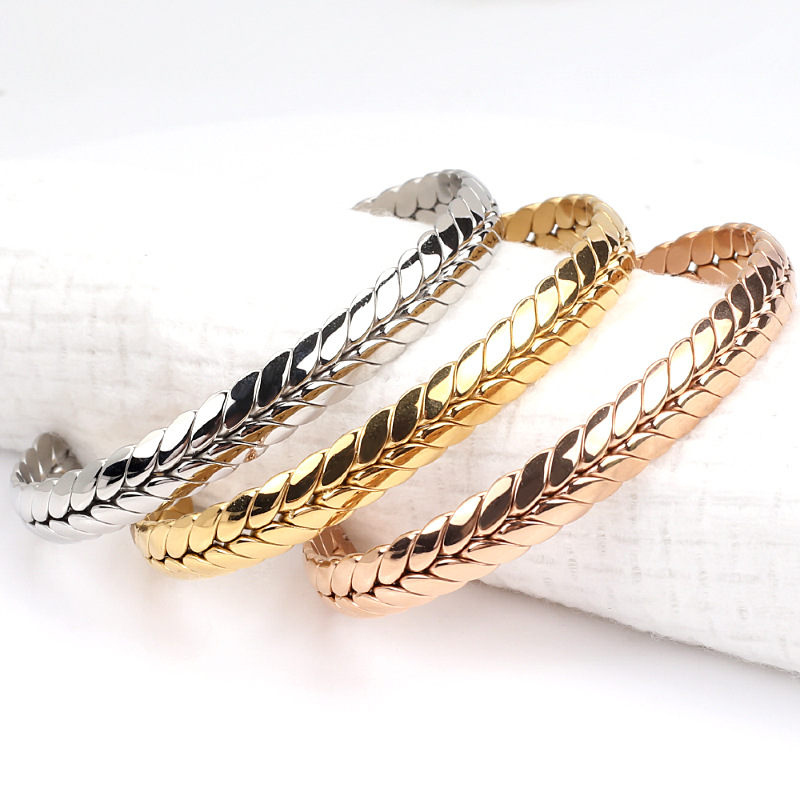 Fashion Geometric Stainless Steel Plating Bangle display picture 1