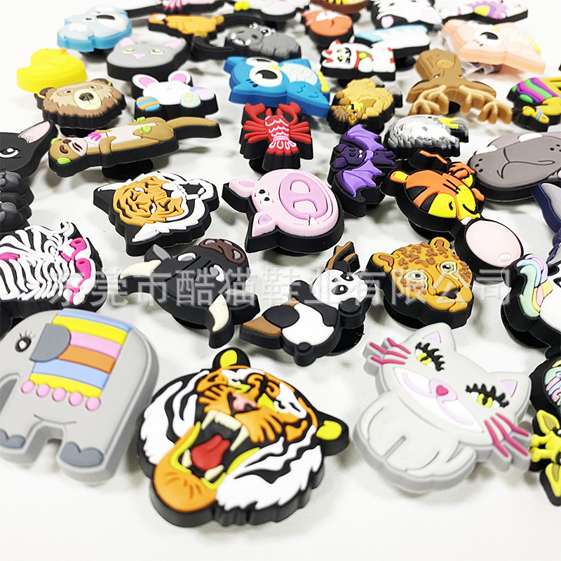 Nuevo estilo agujero zapatos flor lindo zapato hebilla carlochi zapatos accesorios dibujos animados agujero zapatos decoraciones accesorios animal mundo