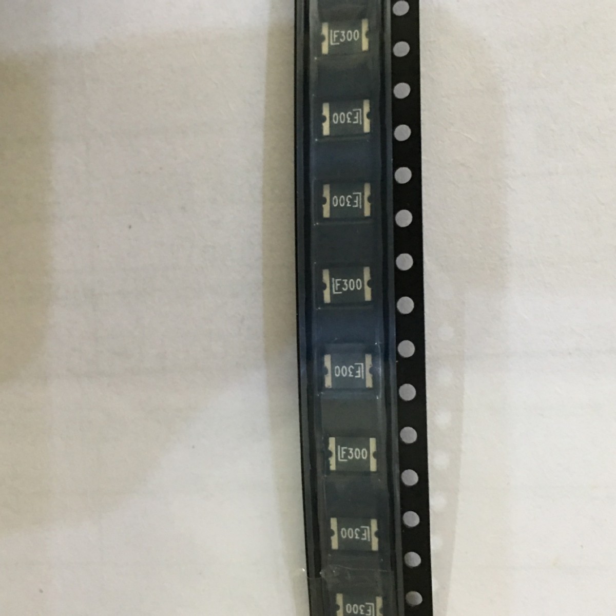 自恢复保险丝1812L300MR，3A/8V LITTELFUSE美国力特 贴片PTC20+