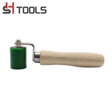 PVC手动绿色硅胶压辊耐高温双轴承防水广告布木柄滚轮焊枪配件