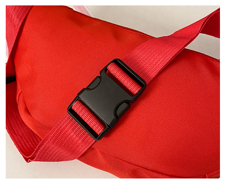 Japanese-style Instagram niche chest bags are selling well. Simple and versatile solid-color crossbody bags and Instagram student fresh single-shoulder bags are also selling well undefined