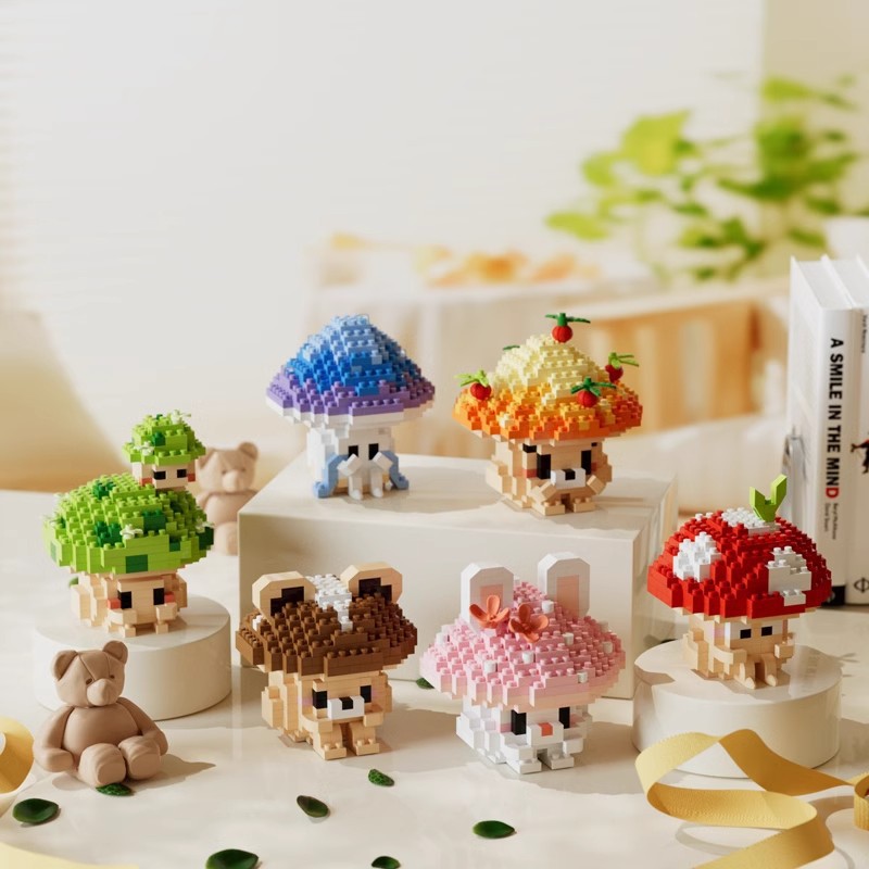 Compatible Le hongos micro partículas ensamblaje bloques de construcción muñecas de dibujos animados adorables adornos de mesa juguetes de puzzle para niños